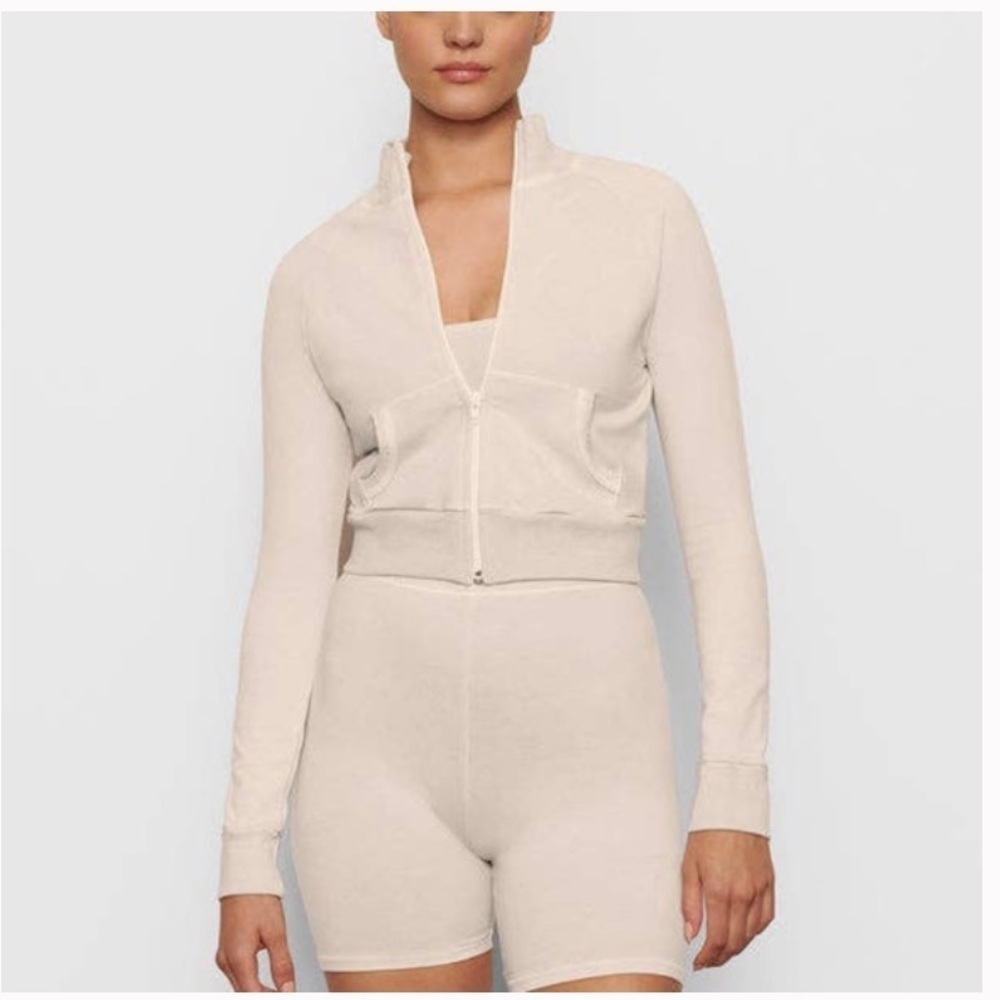 SKIMS Cream Cropped Zip Jacket - Picture 3 of 12